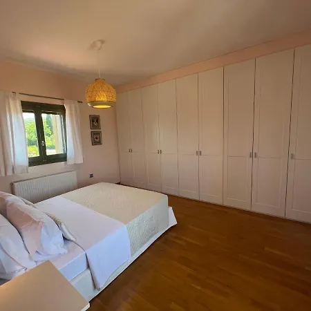 Holiday home Elpida Gialova